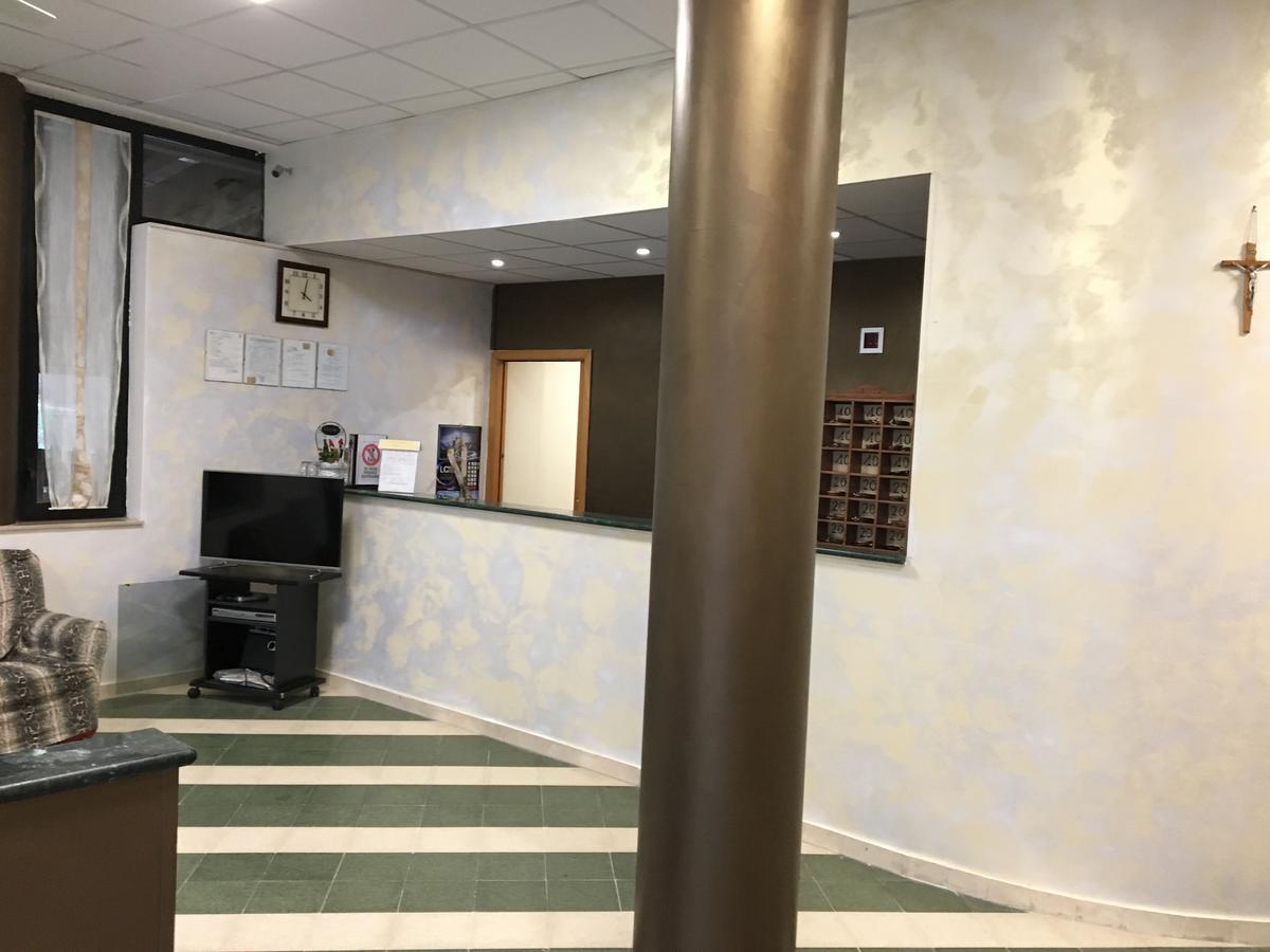 Hotel River Civitella Roveto エクステリア 写真